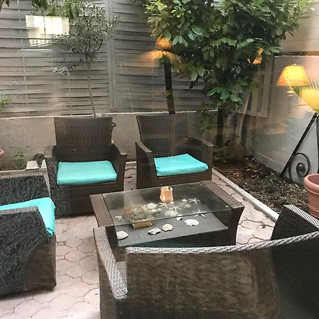 La Maison Des Capucines Oda ve Kahvaltı *