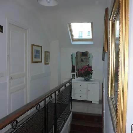La Maison Des Capucines Oda ve Kahvaltı *