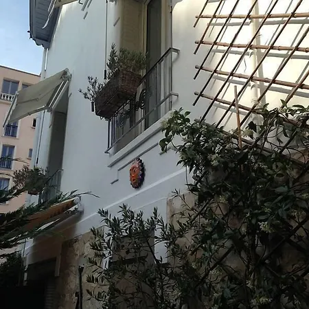 La Maison Des Capucines Oda ve Kahvaltı