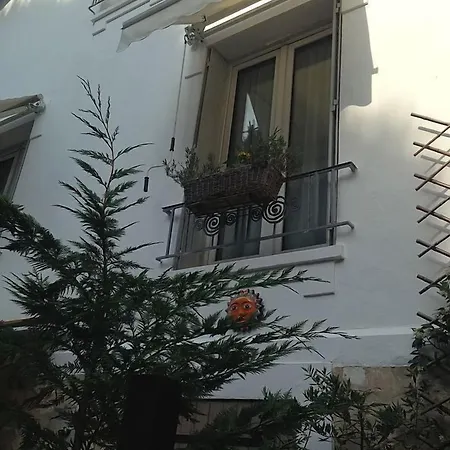 La Maison Des Capucines Oda ve Kahvaltı *
