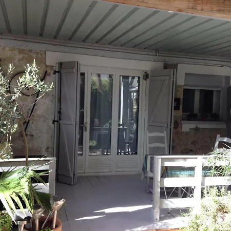 La Maison Des Capucines Oda ve Kahvaltı *