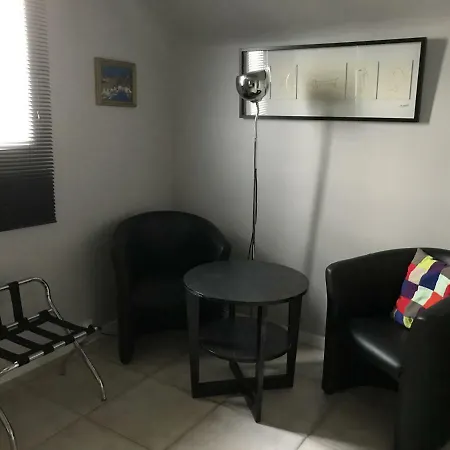 Bed & Breakfast La Maison Des Capucines Antibes